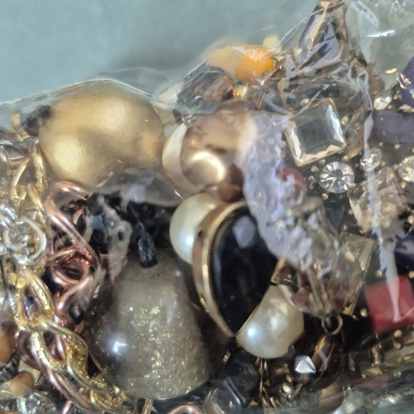 Mystery Craft Jewellry Bag - Picture 8 of 16